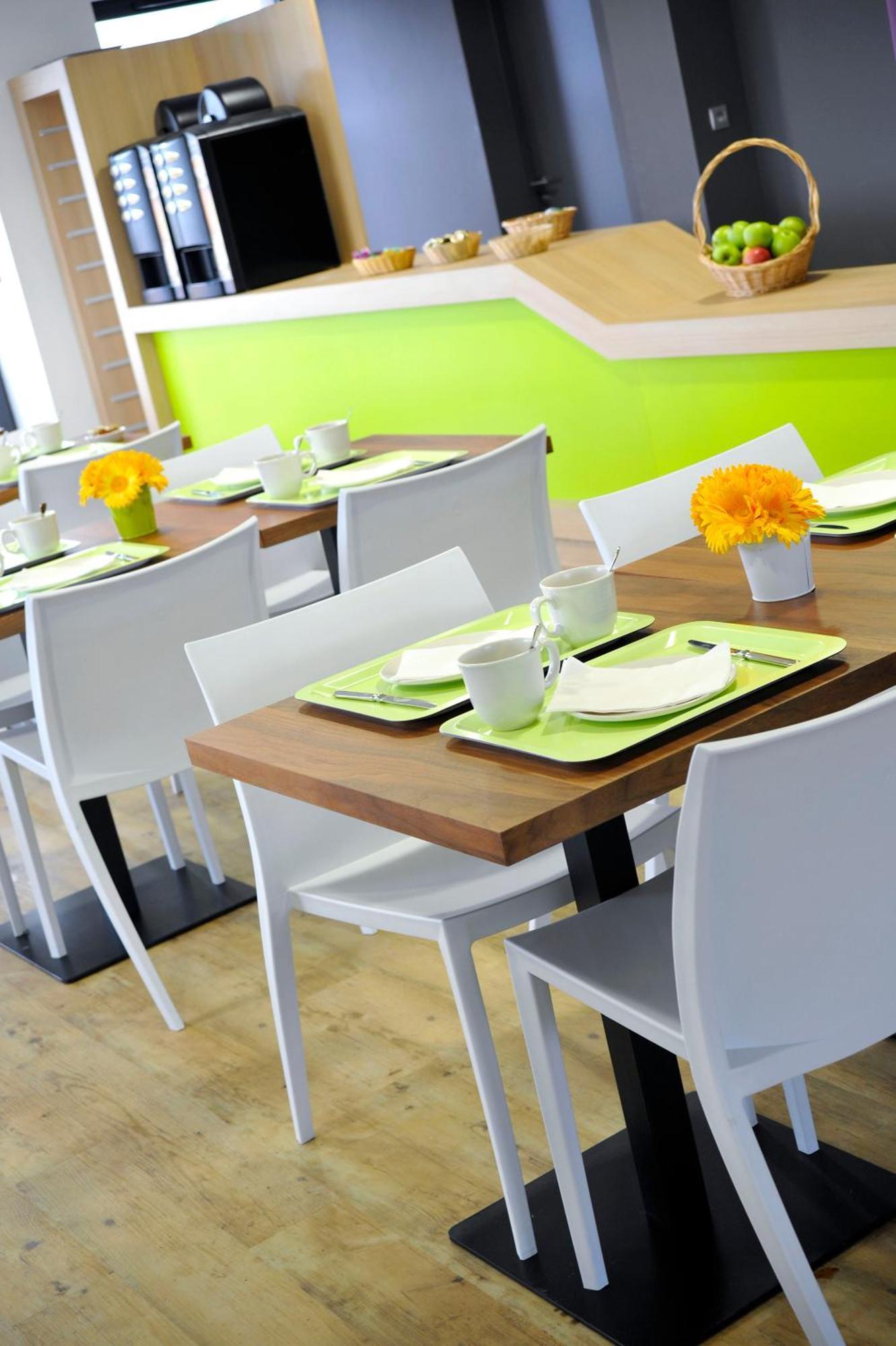 Sure Hotel By Best Western Guerande Restoran gambar